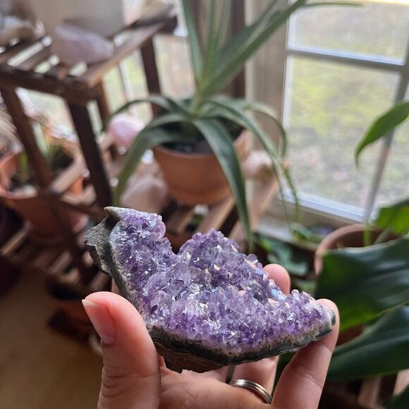 173g Amethyst Crystal Cluster 3.5”x3” - Picture 4 of 8